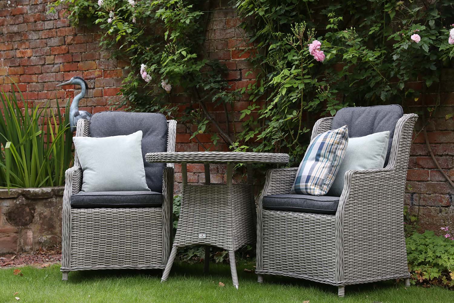 Supremo 2 Seat Round Bistro Set