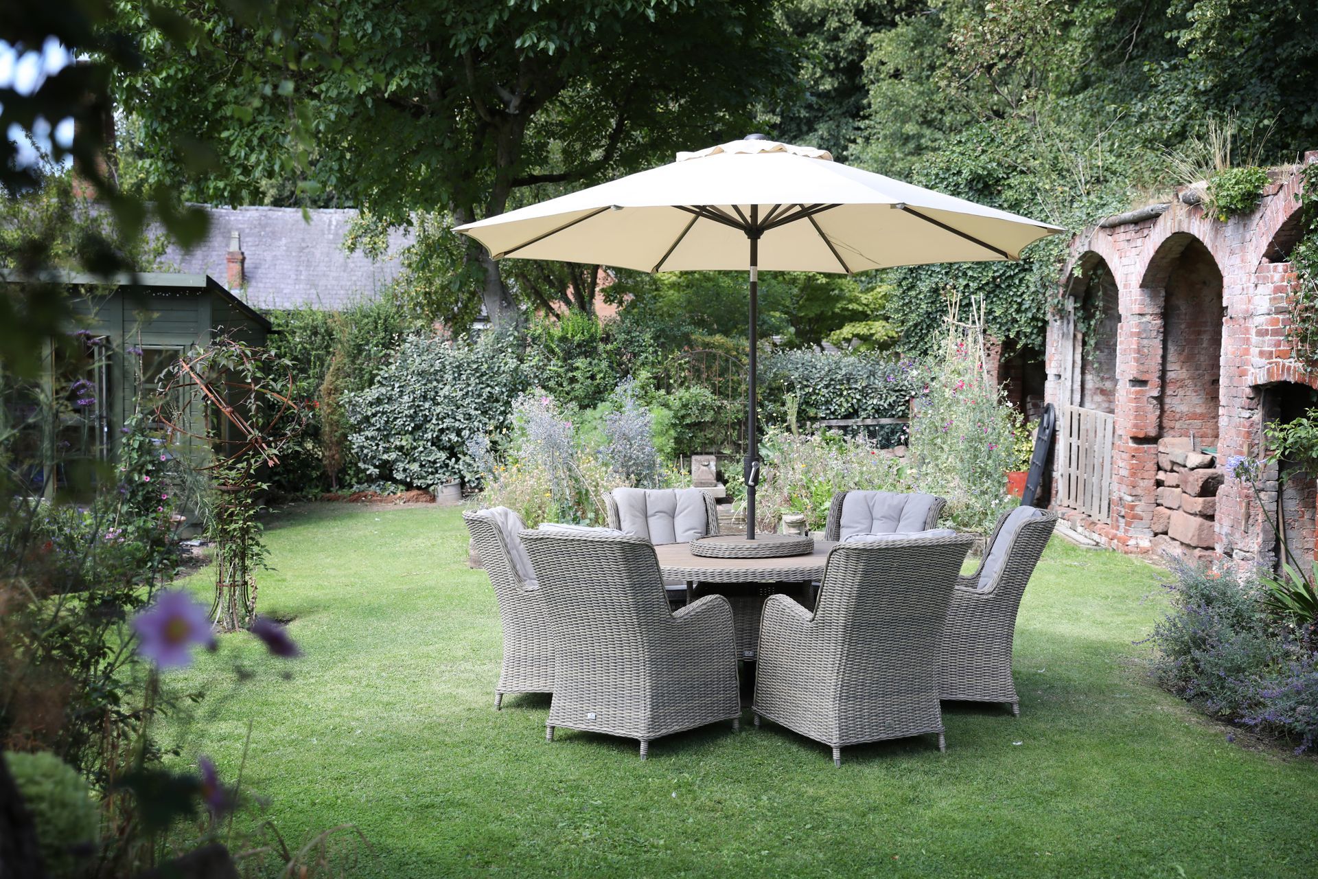 Supremo Cotswold 6 Seat Round Dining Set